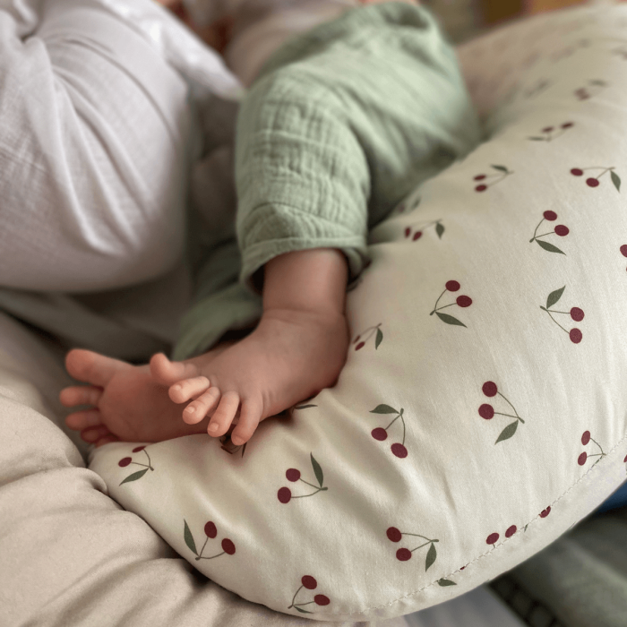 Coussin d'allaitement et de grossesse Cerises - Candide